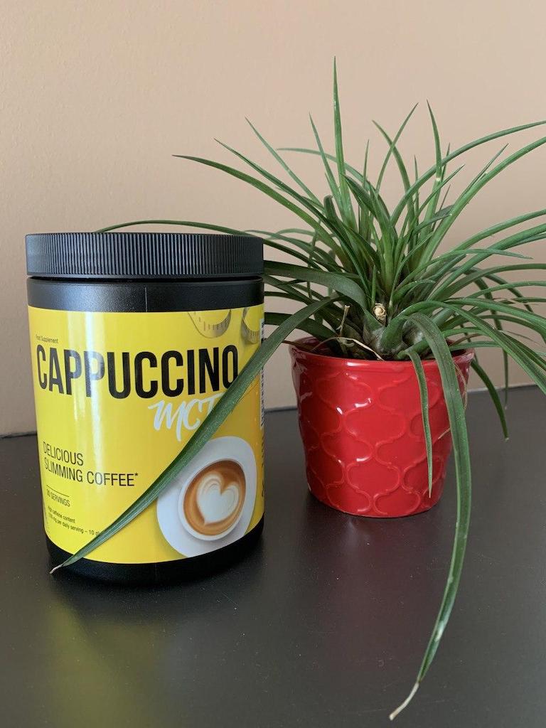 Cappucino MCT 10 a yellow and black bottle