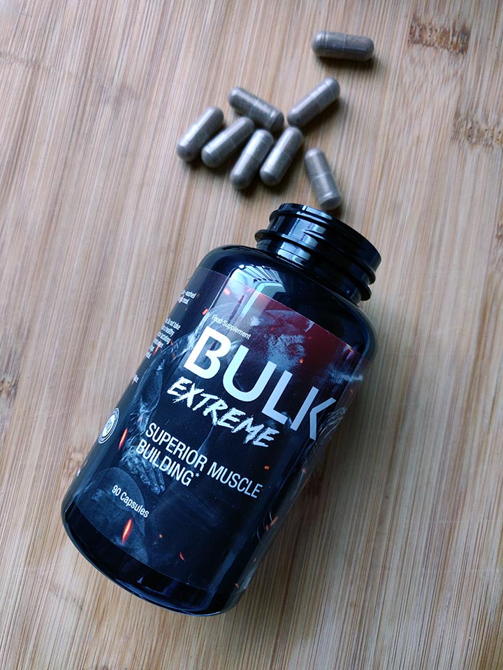 Bulk Extreme 11 Image of a red and black box with a photo of a supplement bottle and white letters